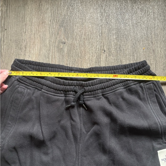 The North Face Kids Charcoal Sweatpants - Picture 4 of 6